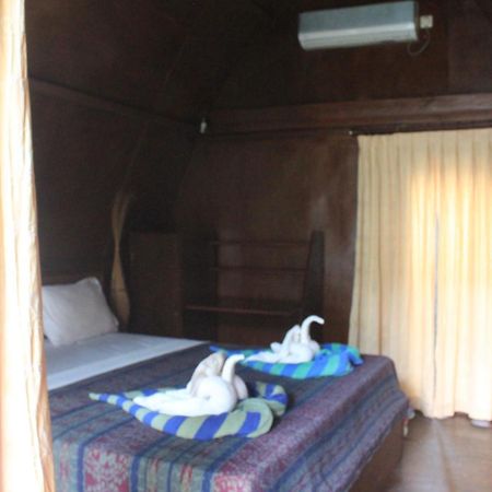 Coral Beach Pizza Cottages Gili Trawangan Dış mekan fotoğraf