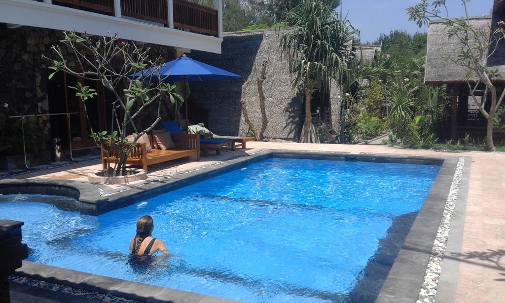Coral Beach Pizza Cottages Gili Trawangan Dış mekan fotoğraf