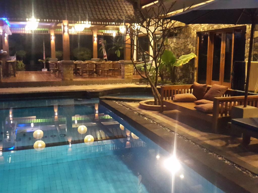 Coral Beach Pizza Cottages Gili Trawangan Dış mekan fotoğraf