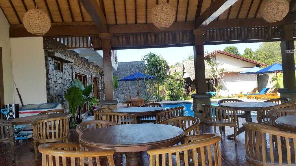 Coral Beach Pizza Cottages Gili Trawangan Dış mekan fotoğraf