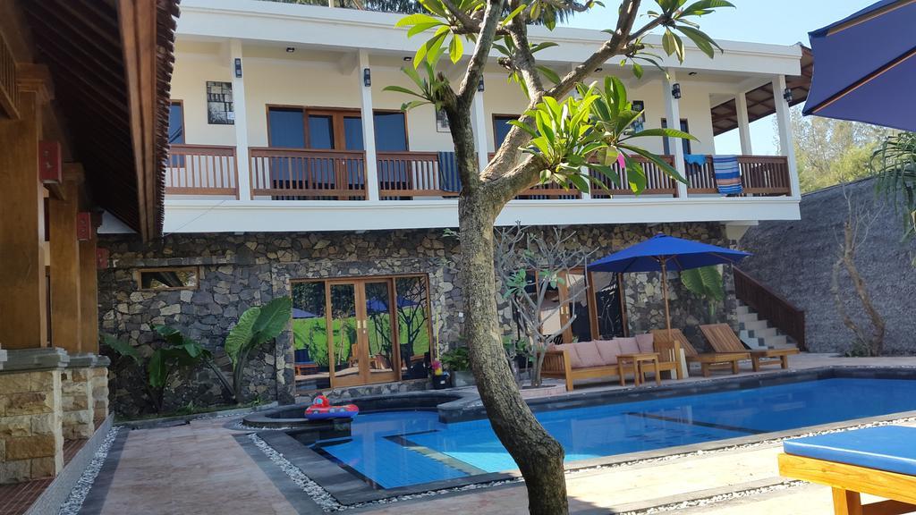 Coral Beach Pizza Cottages Gili Trawangan Dış mekan fotoğraf