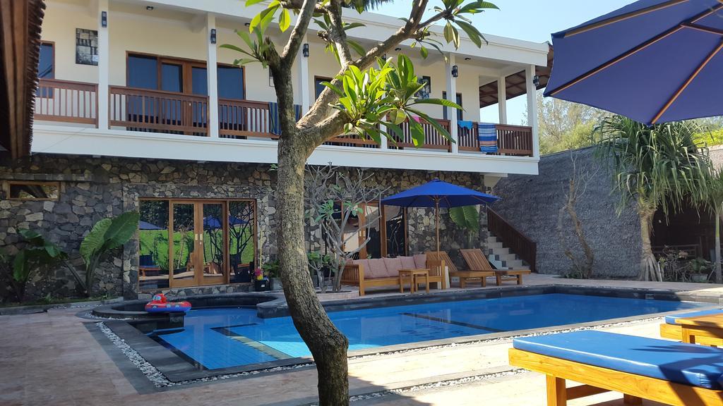 Coral Beach Pizza Cottages Gili Trawangan Dış mekan fotoğraf
