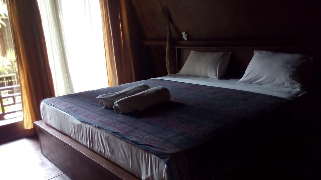 Coral Beach Pizza Cottages Gili Trawangan Dış mekan fotoğraf