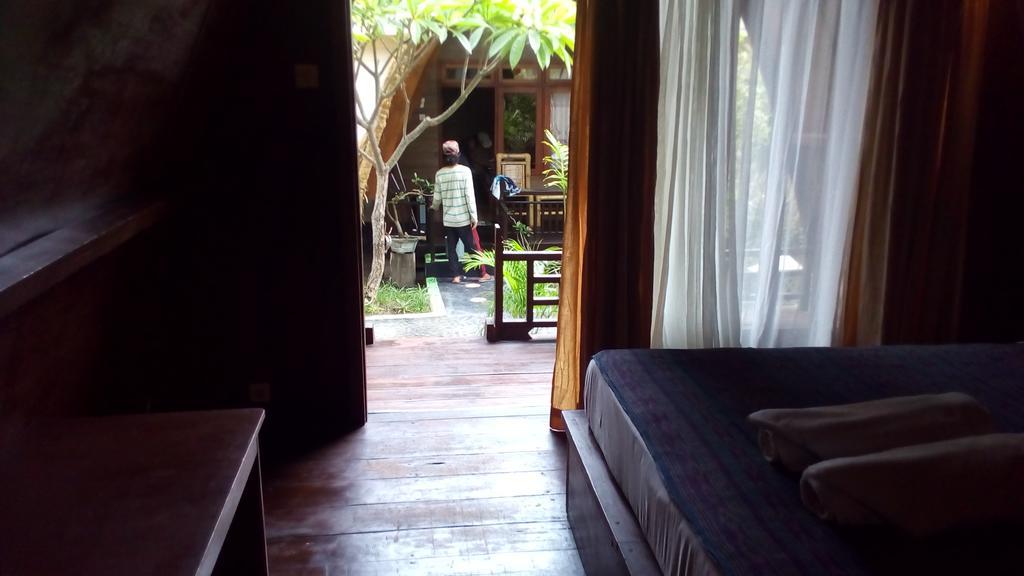Coral Beach Pizza Cottages Gili Trawangan Dış mekan fotoğraf