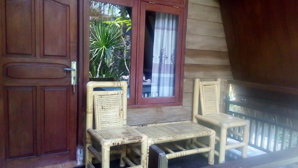 Coral Beach Pizza Cottages Gili Trawangan Dış mekan fotoğraf