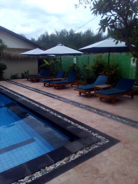 Coral Beach Pizza Cottages Gili Trawangan Dış mekan fotoğraf