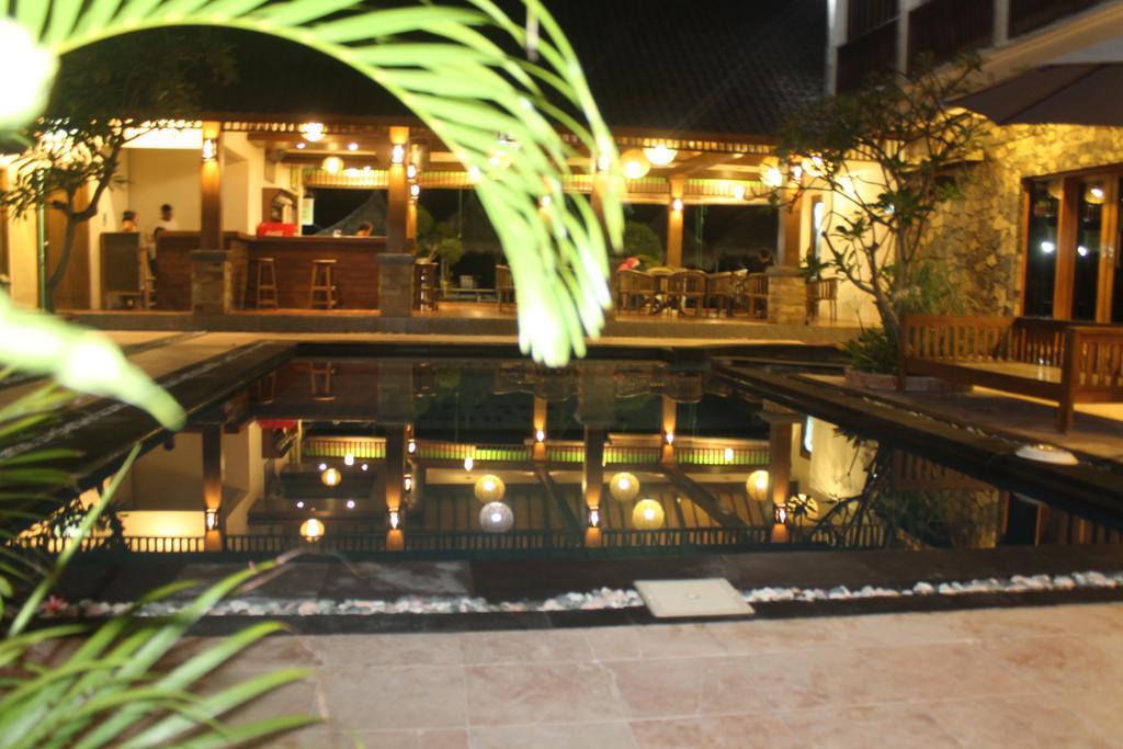 Coral Beach Pizza Cottages Gili Trawangan Dış mekan fotoğraf