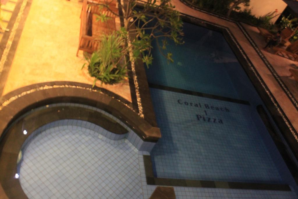 Coral Beach Pizza Cottages Gili Trawangan Dış mekan fotoğraf