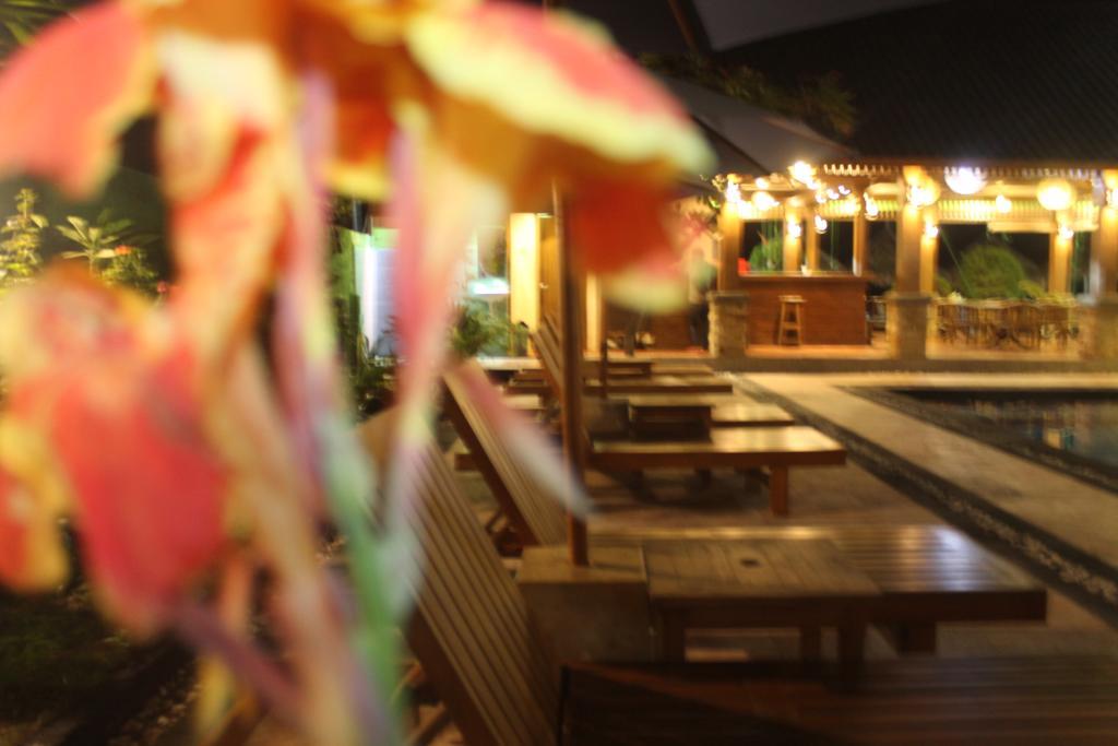 Coral Beach Pizza Cottages Gili Trawangan Dış mekan fotoğraf